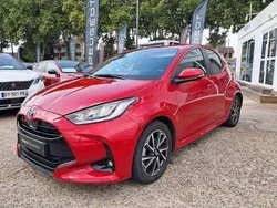 Utilisé 2022 Toyota Yaris Hybrid Design Berline | 19 490 € (Prix juste)