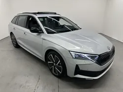 Gris Utilisé 2025 Skoda Octavia SportLine Break | 40 990 € (Prix cher)