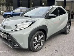 Biton vert aventurine métal/toit noir Utilisé 2024 Toyota Aygo Citadine | 19 690 € (Prix assez cher)
