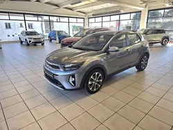 Gris Utilisé 2024 Kia Stonic SUV | 20 890 € (Prix juste)