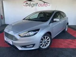 Gris Utilisé 2015 Ford Focus Trend Berline | 8 990 € (Prix assez cher)