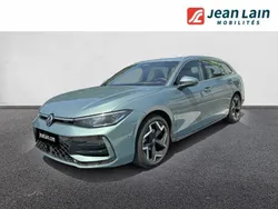 Vert Utilisé 2024 VW Passat R-line Coupé | 43 670 €