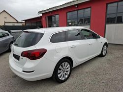 Blanc Utilisé 2011 Opel Astra Break | 3 000 € (Prix cher)