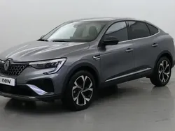 Gris Utilisé 2024 Renault Arkana Techno SUV | 27 500 € (Prix juste)