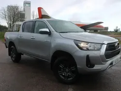 Gris Nouvelle 2024 Toyota HiLux Active Pick-up | 46 500 €