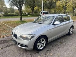 Gris Utilisé 2013 BMW 118 Sport Line Citadine | 5 200 € (Prix juste)