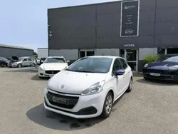 Blanc Utilisé 2017 Peugeot 208 Citadine | 5 900 € (Bon prix)