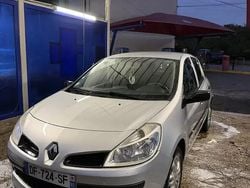Utilisé 2006 Renault Clio II Authentique Berline | 3 500 € (Bon prix)