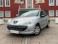 Gris Utilisé 2011 Peugeot 206 Urban Move Berline | 3 990 € (Prix juste)