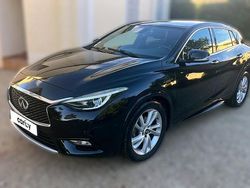 Noir Utilisé 2016 Infiniti Q30 Berline | 12 690 €