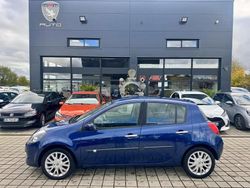 Bleu Utilisé 2005 Renault Clio III Authentique Berline | 6 490 €