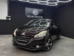 Brun Utilisé 2012 Peugeot 208 Citadine | 6 990 € (Prix assez cher)