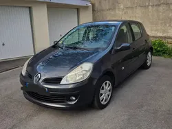 Noir Utilisé 2006 Renault Clio II Expression Citadine | 3 300 € (Prix juste)