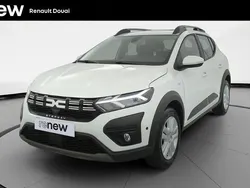Blanc Utilisé 2024 Dacia Sandero Expression Citadine | 15 999 € (Prix juste)