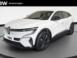 Blanc Utilisé 2024 Renault Mégane Evolution SUV | 26 890 € (Prix juste)