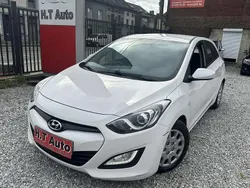 Noir Utilisé 2013 Hyundai i30 Berline | 3 999 €