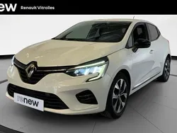 Blanc Utilisé 2023 Renault Clio V Evolution Citadine | 14 299 € (Prix juste)
