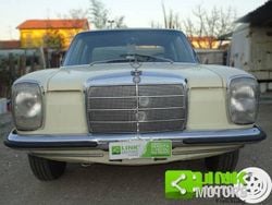 Beige Utilisé 1971 Mercedes 220 Berline | 5 900 €