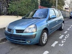 Utilisé 2003 Renault Clio II Berline | 1 690 € (Prix cher)