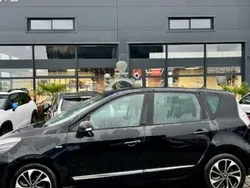 Utilisé 2015 Renault Scénic III Bose Edition Monospace | 8 990 € (Bon prix)