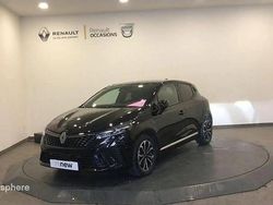 Orange Utilisé 2024 Renault Clio V Techno Berline | 20 999 € (Prix juste)