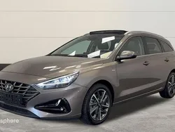 Brun Utilisé 2023 Hyundai i30 Berline | 20 999 € (Prix assez cher)