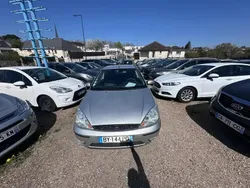 Gris Utilisé 2003 Ford Focus Ambiente Citadine | 3 490 €