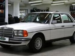 Blanc Utilisé 1977 Mercedes E280 Berline | 26 950 €