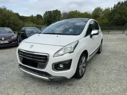 Blanc Utilisé 2015 Peugeot 3008 S Monospace | 11 500 € (Prix assez cher)