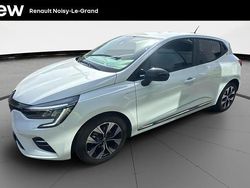 Blanc Utilisé 2022 Renault Clio V Evolution Berline | 14 980 € (Prix juste)