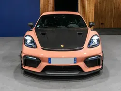 Rouge Utilisé 2022 Porsche Cayman GT4 Coupé | 209 900 €