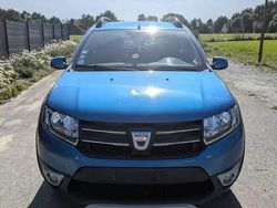 Bleu Utilisé 2015 Dacia Sandero Prestige Citadine | 7 990 € (Prix juste)