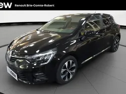 Noir Utilisé 2023 Renault Clio V Evolution Berline | 16 470 € (Prix juste)