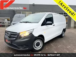 Blanc Utilisé 2023 Mercedes Vito Monospace | 35 998 € (Prix juste)