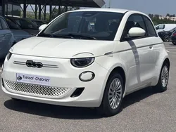 Blanc Utilisé 2022 Fiat 500e Action Berline | 11 990 € (Prix juste)
