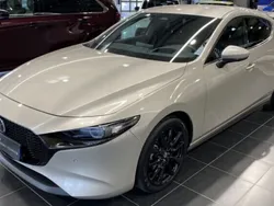 Blanc Utilisé 2024 Mazda 3 Sky Berline | 32 990 € (Prix cher)