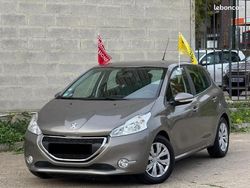 Beige Utilisé 2014 Peugeot 208 Citadine | 6 990 € (Prix juste)