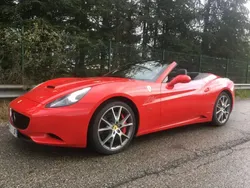 Rouge Utilisé 2010 Ferrari California Cabriolet | 129 850 € (Prix assez cher)