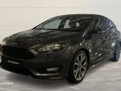 Gris Utilisé 2017 Ford Focus ST-Line Berline | 11 999 € (Prix cher)