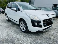 Blanc Utilisé 2011 Peugeot 3008 Monospace | 9 000 € (Prix assez cher)