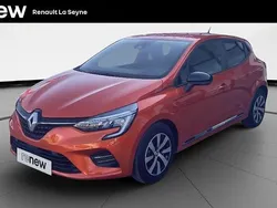 Orange Utilisé 2023 Renault Clio V Evolution Berline | 14 490 € (Prix juste)