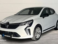 Blanc Utilisé 2023 Renault Clio V Evolution Berline | 15 299 € (Prix juste)