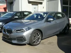 Gris Utilisé 2022 BMW 118 Citadine | 24 564 € (Super prix)