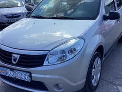 Gris Utilisé 2012 Dacia Sandero Citadine | 4 950 € (Prix assez cher)