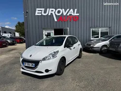 Blanc Utilisé 2015 Peugeot 208 Access Citadine | 4 990 € (Bon prix)