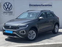 Gris Utilisé 2024 VW T-Roc Life SUV | 29 890 € (Prix juste)
