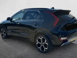 Noir Utilisé 2023 Kia Niro Premium SUV | 21 999 € (Prix juste)
