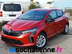 Rouge Nouvelle 2024 Renault Clio V Evolution Berline | 20 290 € (Prix juste)