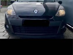 Utilisé 2011 Renault Clio III Expression Berline | 700 € (Prix cher)