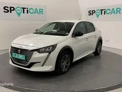 Blanc Utilisé 2022 Peugeot e-208 Allure Citadine | 15 299 € (Bon prix)